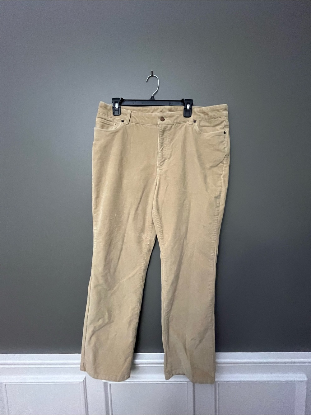 LL Bean Favorite Fit Womens Corduroy Classic Straight Fit Khaki Pants - Size 18